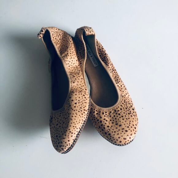 Chelsea & Violet 'Ruby' Women's 7 Calf Hair Leopard Print Ballet Flat - Picture 2 of 10